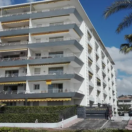 Grand Climatise En Bord De Avec Parking Securise