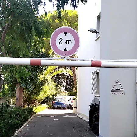 Grand Climatise En Bord De Avec Parking Securise Golfe-Juan