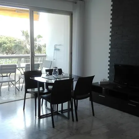 Grand Climatise En Bord De Avec Parking Securise *